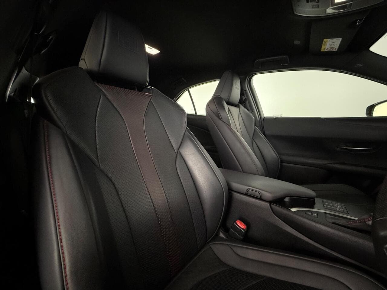 Lexus UX thumbnail Seat Driver