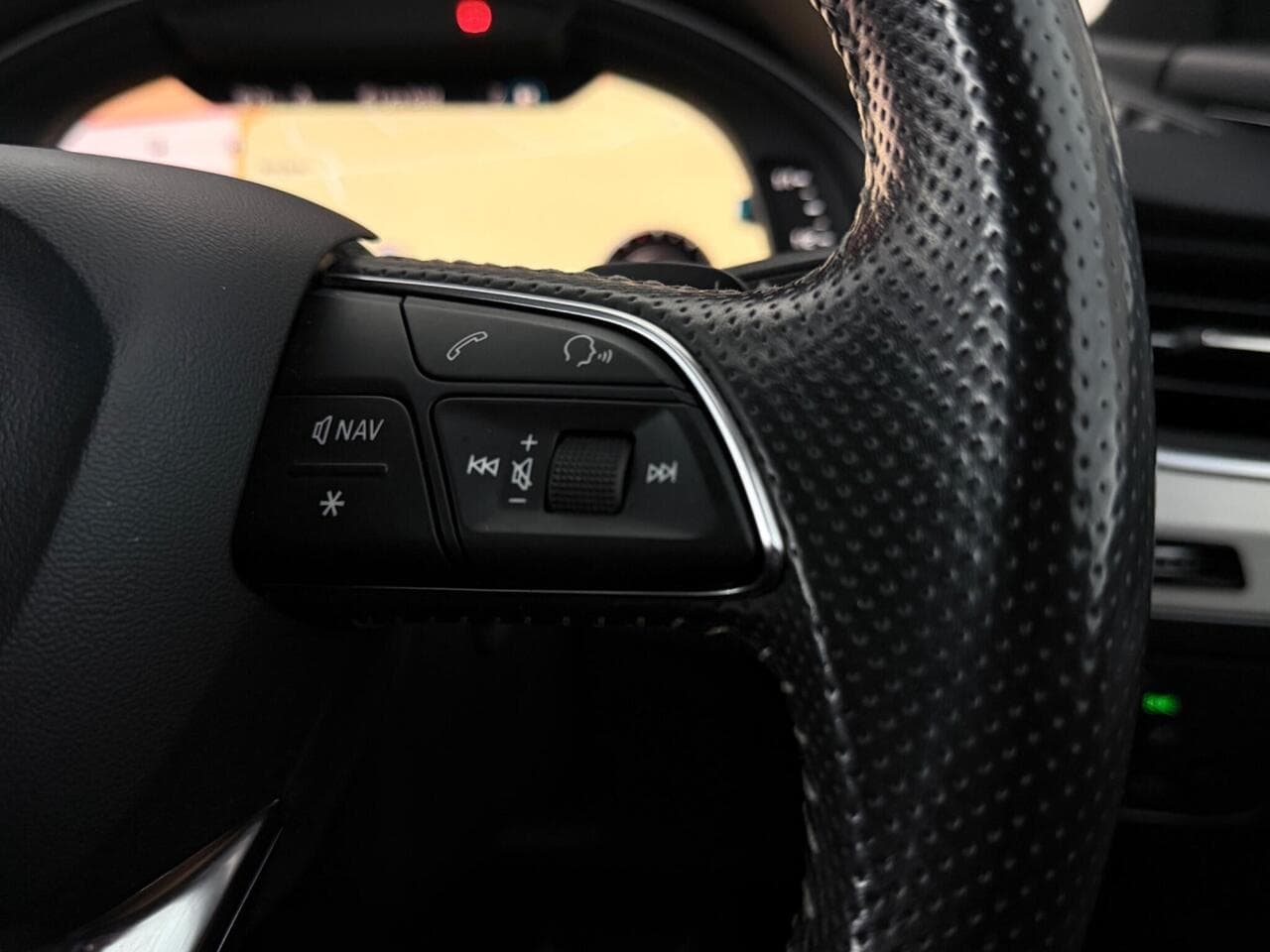 Audi Q7 thumbnail Misc Controls