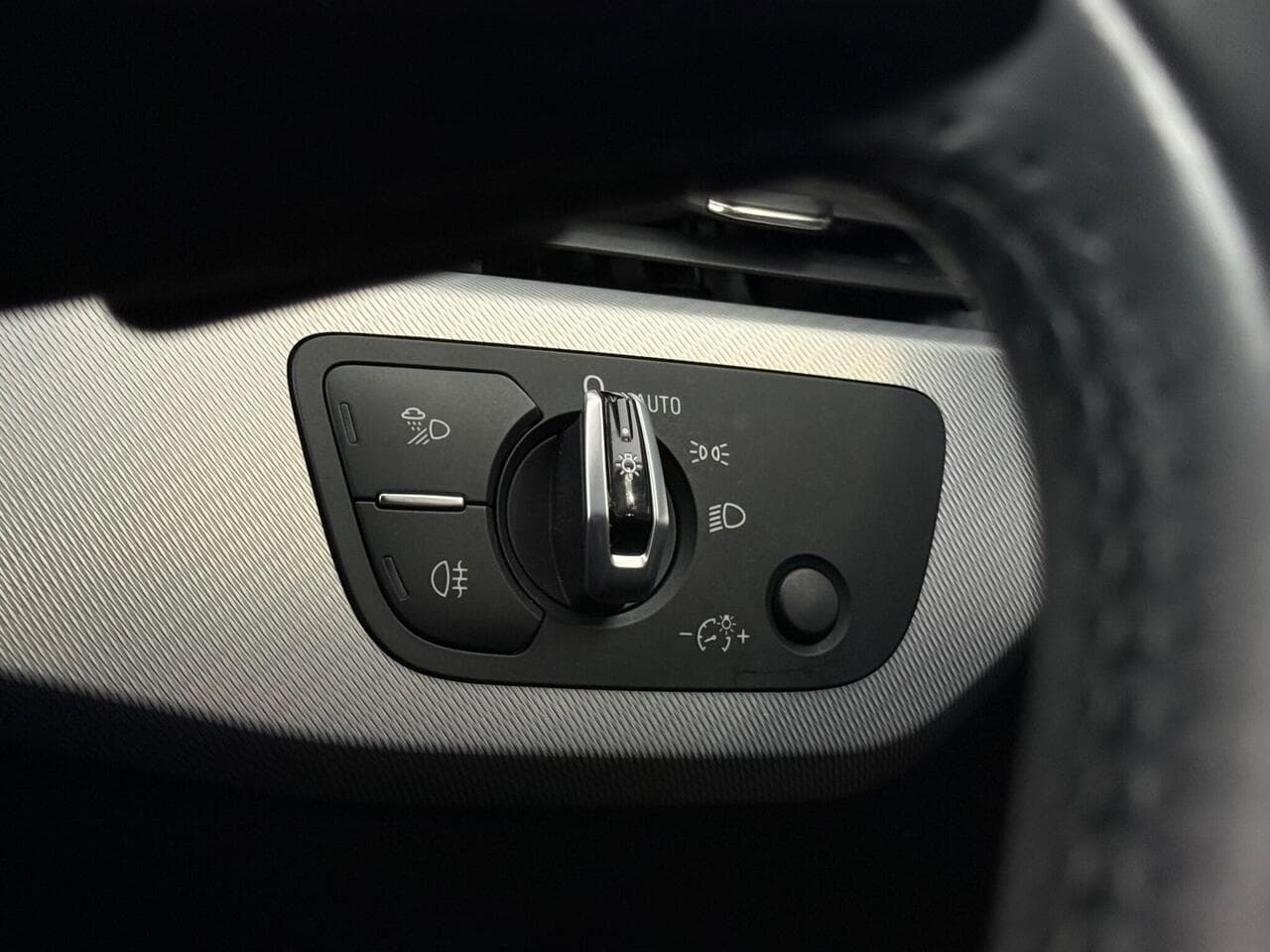 Audi A4 thumbnail Misc Controls