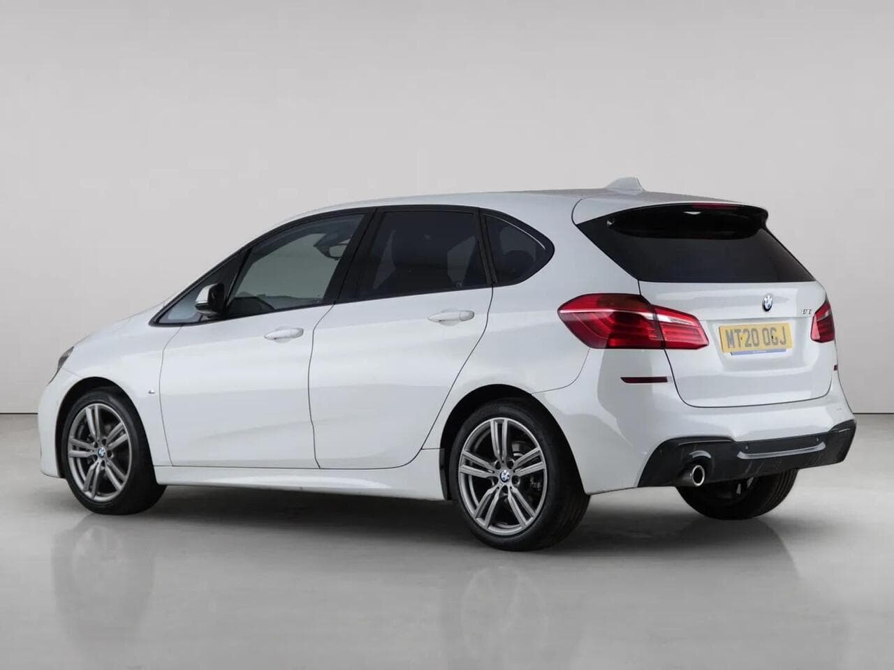 BMW 2 Series Active Tourer thumbnail Rear Left