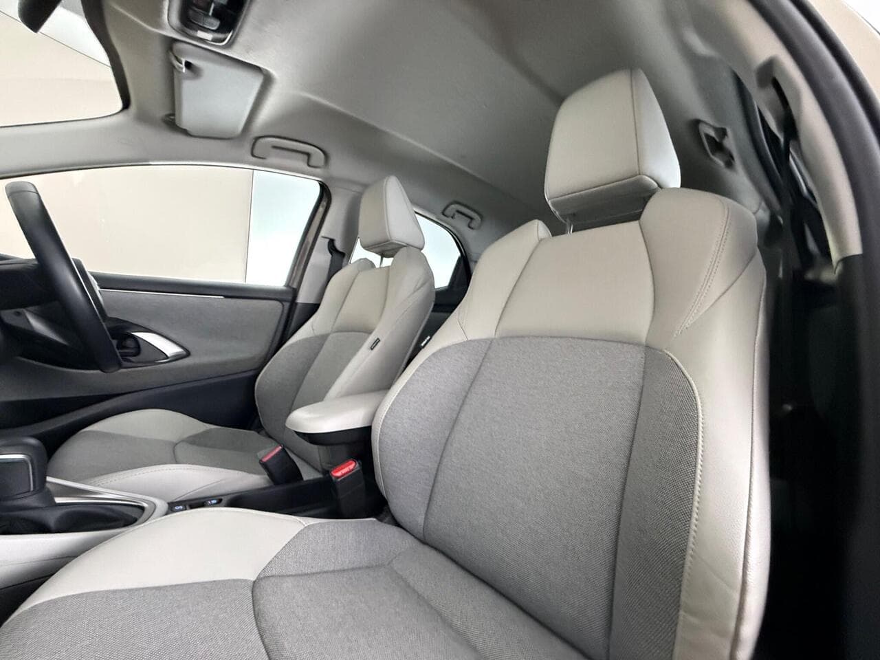 Toyota Yaris thumbnail Seat Front Passenger