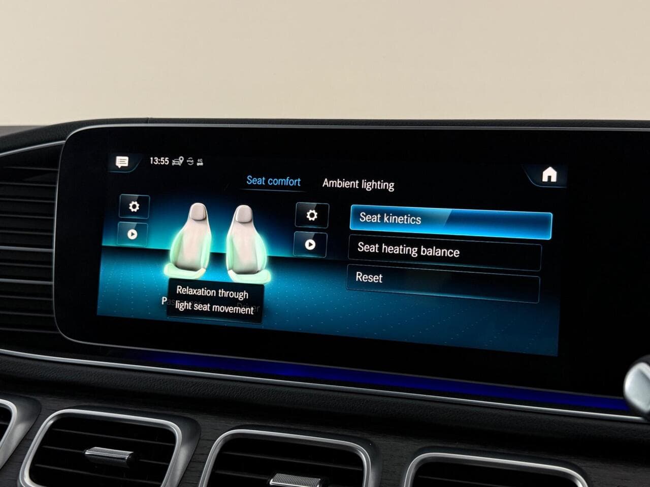 Mercedes-Benz GLE thumbnail Infotainment System