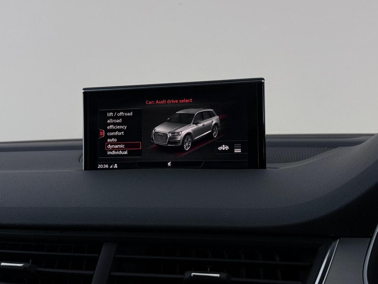 Audi Q7 thumbnail Infotainment System