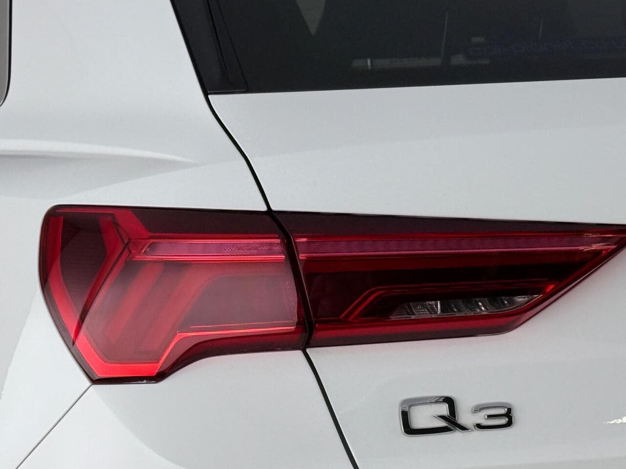 Audi Q3 thumbnail Lights Rear