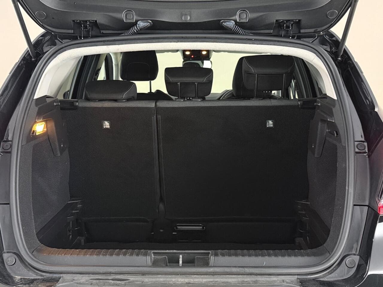 Renault Captur thumbnail Boot