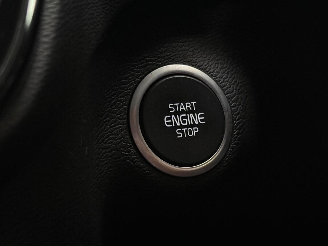 Volvo XC40 thumbnail Misc Controls