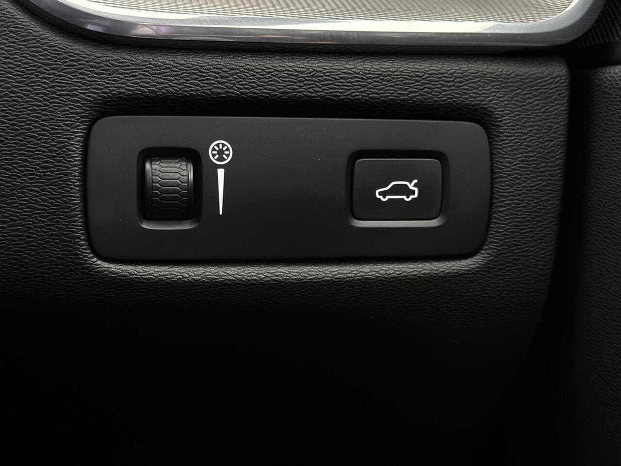 Volvo XC60 thumbnail Misc Controls
