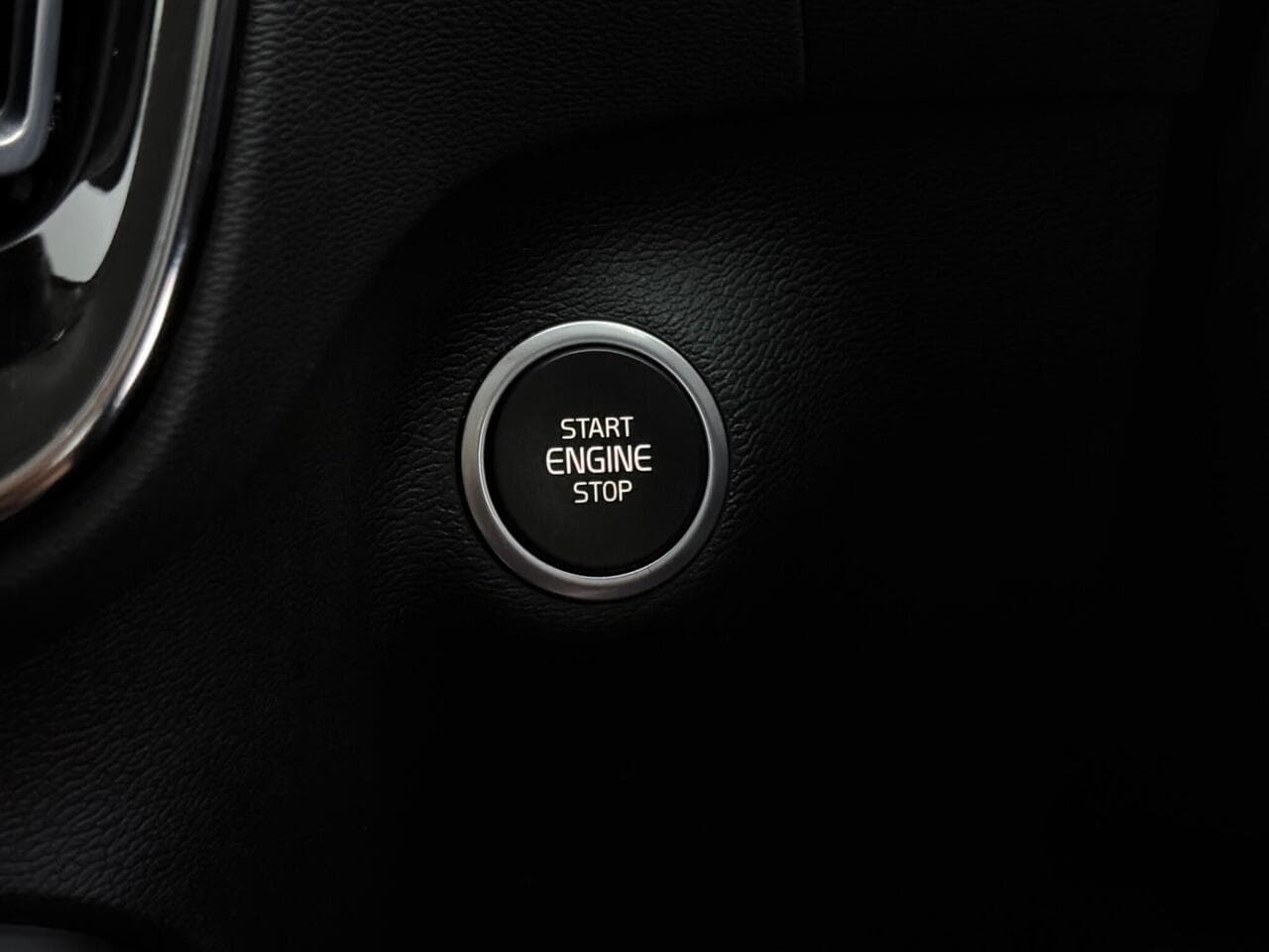 Volvo XC40 thumbnail Misc Controls
