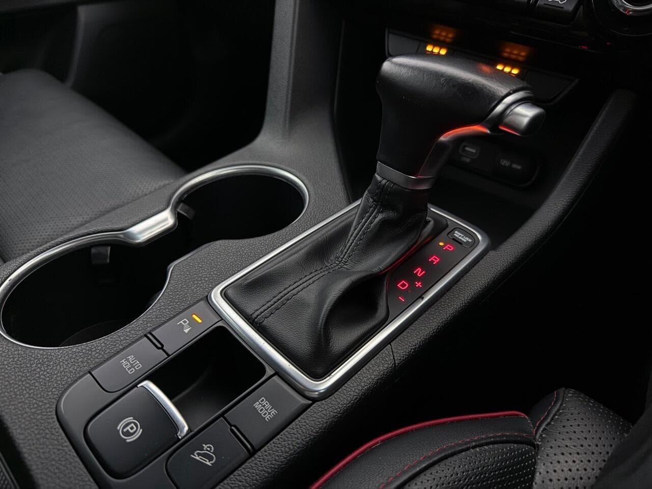 Kia Sportage thumbnail Interior Front