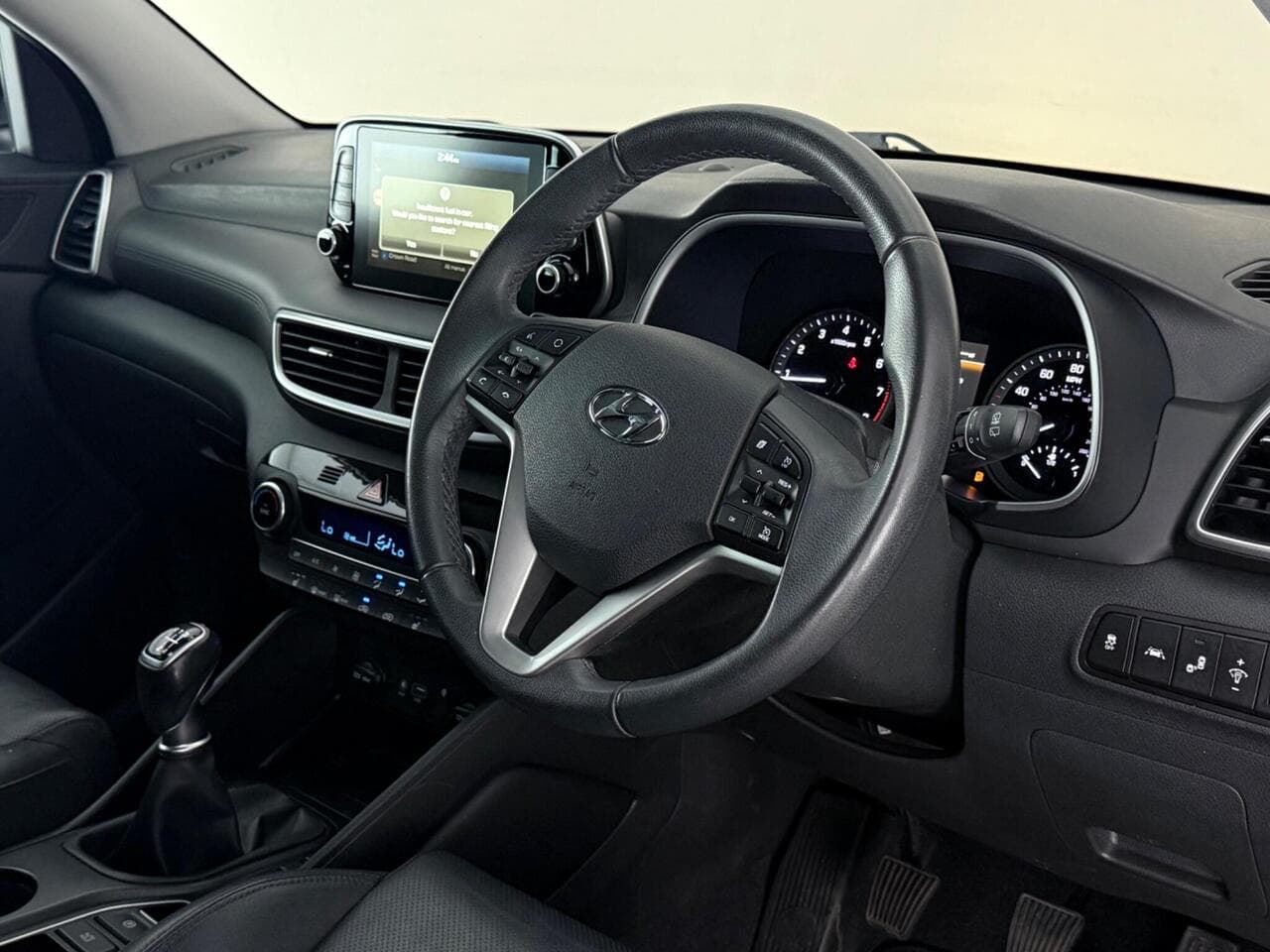 Hyundai TUCSON thumbnail Steering Wheel