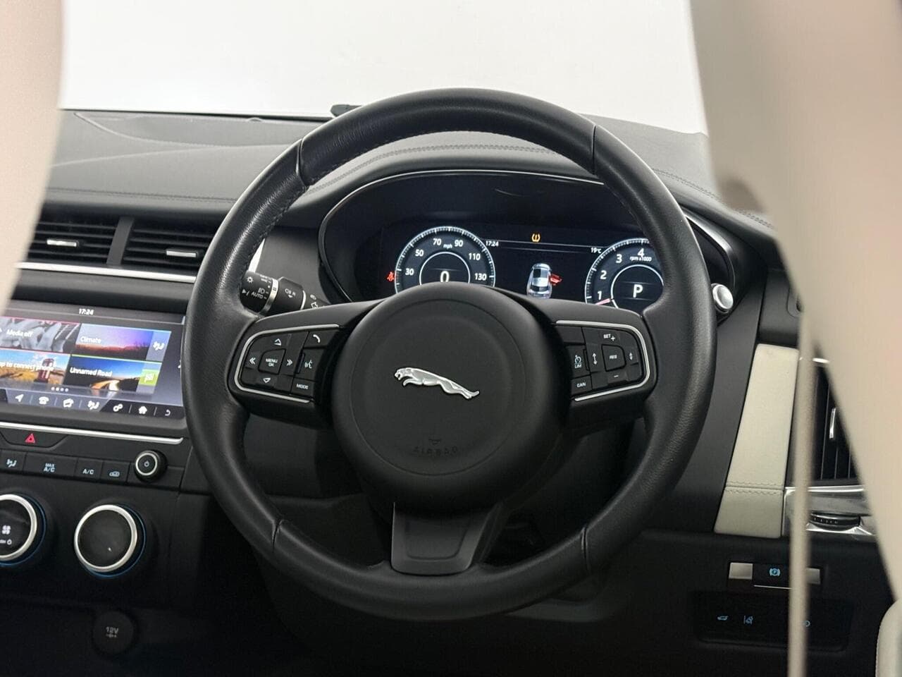 Jaguar E-PACE thumbnail Steering Wheel