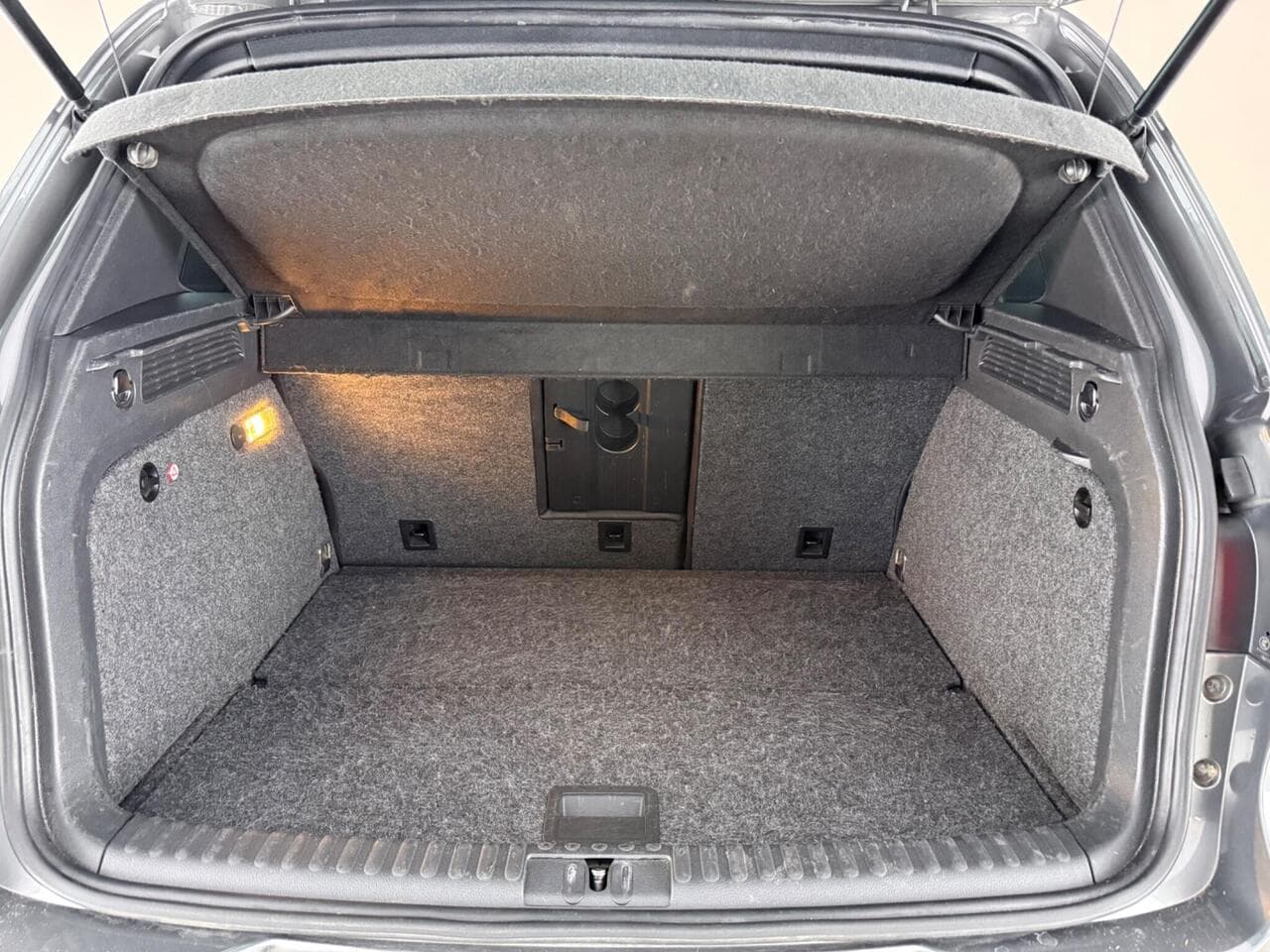 Volkswagen Tiguan thumbnail Boot
