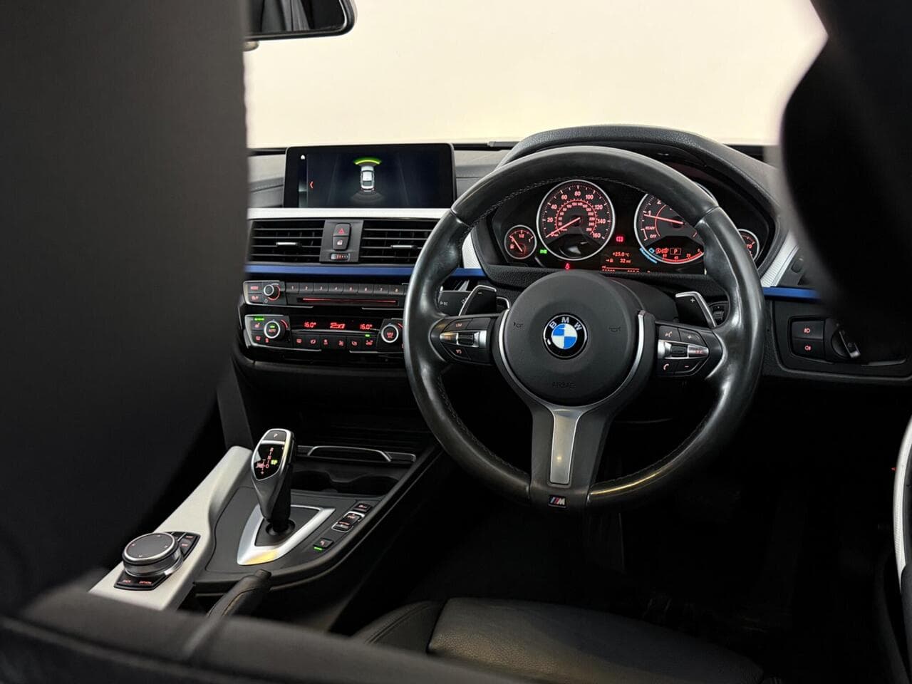 BMW 4 Series Gran Coupe thumbnail Steering Wheel