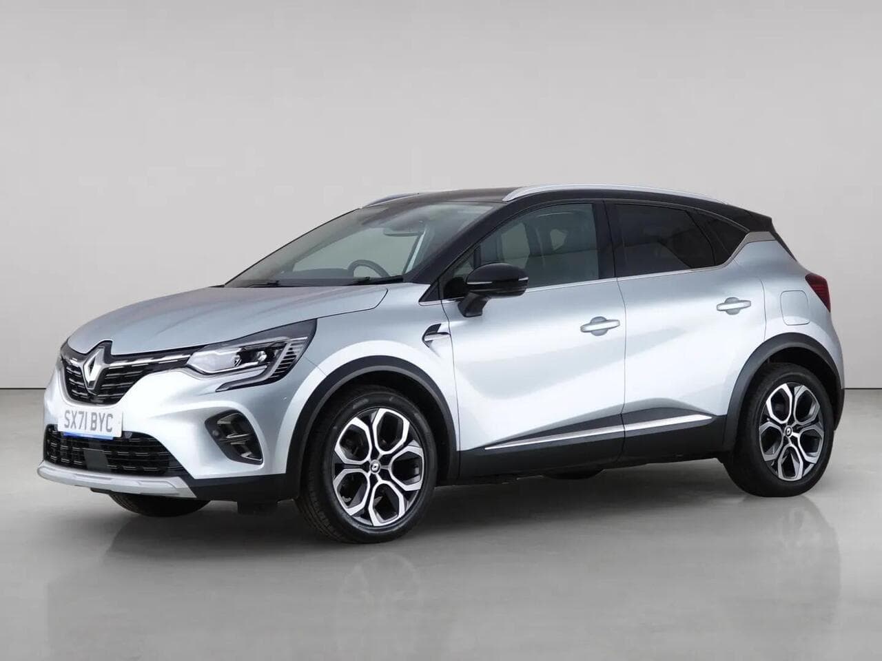 Renault Captur thumbnail Front Left