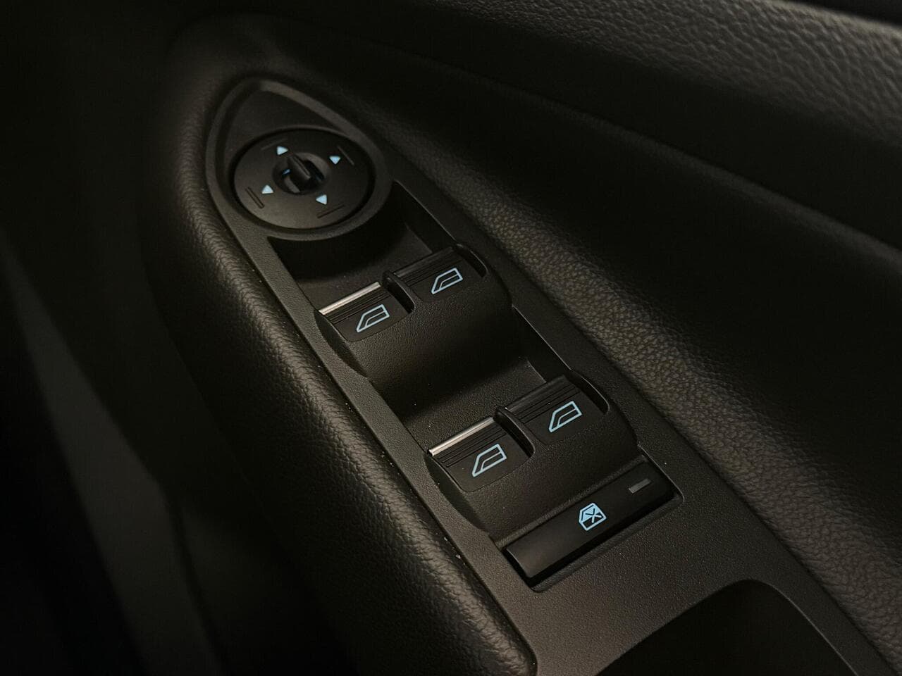 Ford Kuga thumbnail Misc Controls