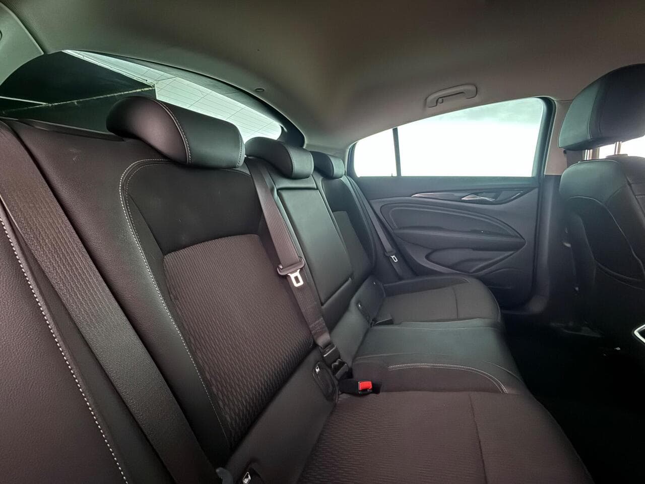 Vauxhall Insignia thumbnail Seats Rear
