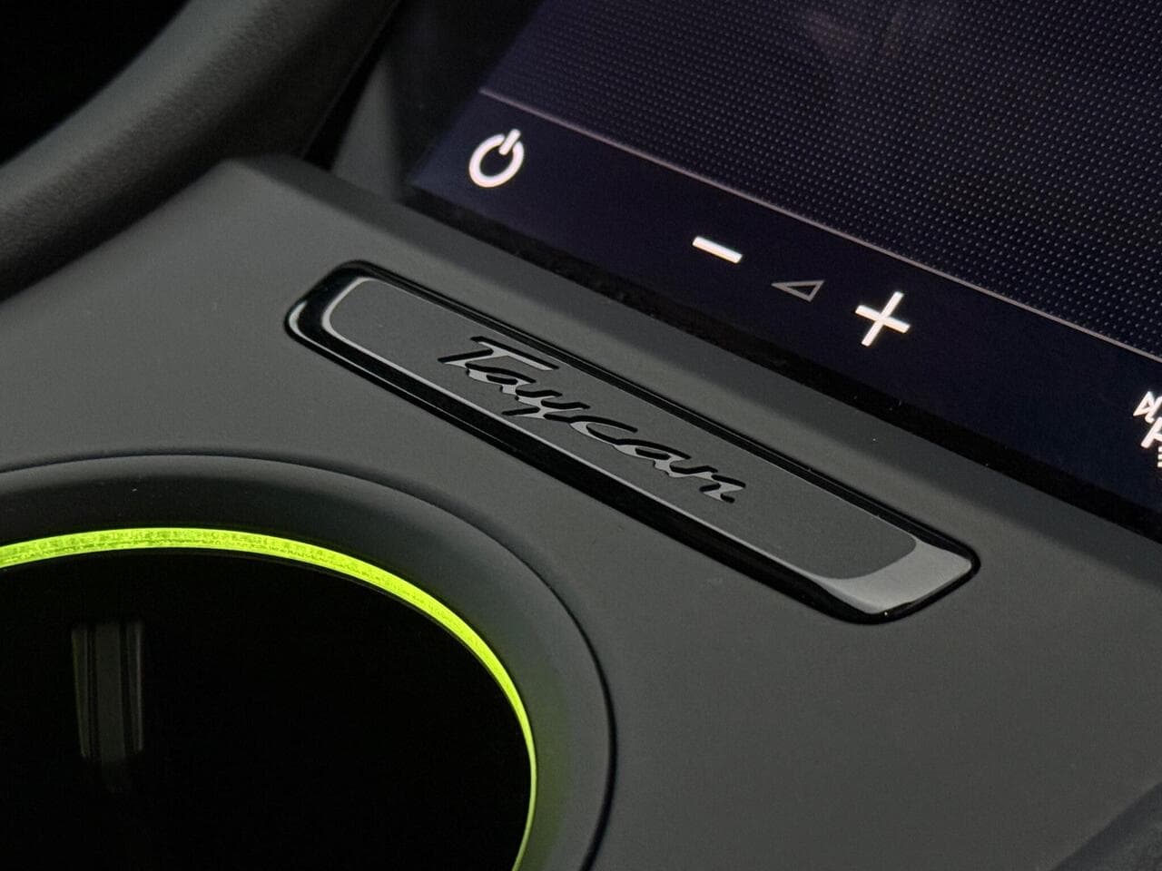 Porsche Taycan thumbnail Misc Controls