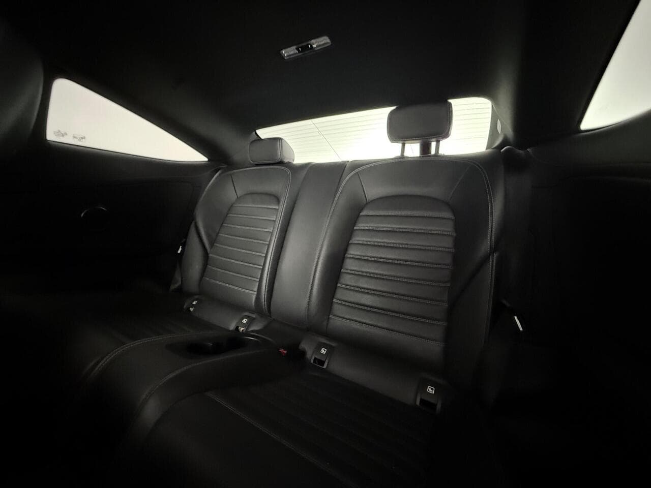 Mercedes-Benz C Class thumbnail Seats Rear