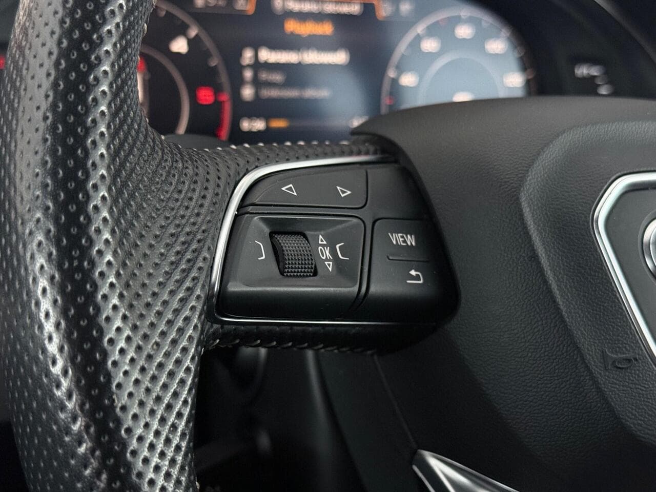 Audi Q7 thumbnail Misc Controls