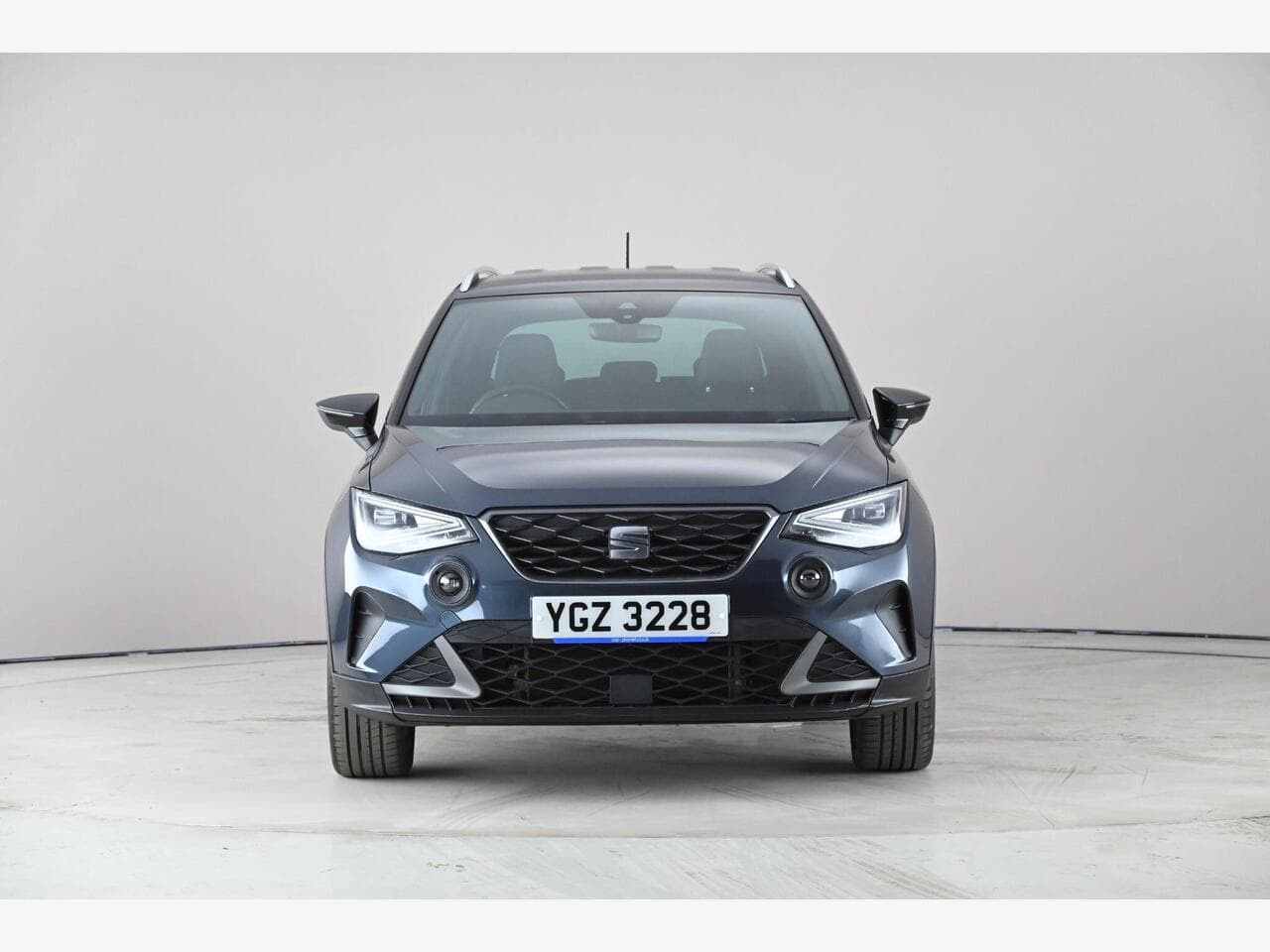 SEAT Arona thumbnail Front