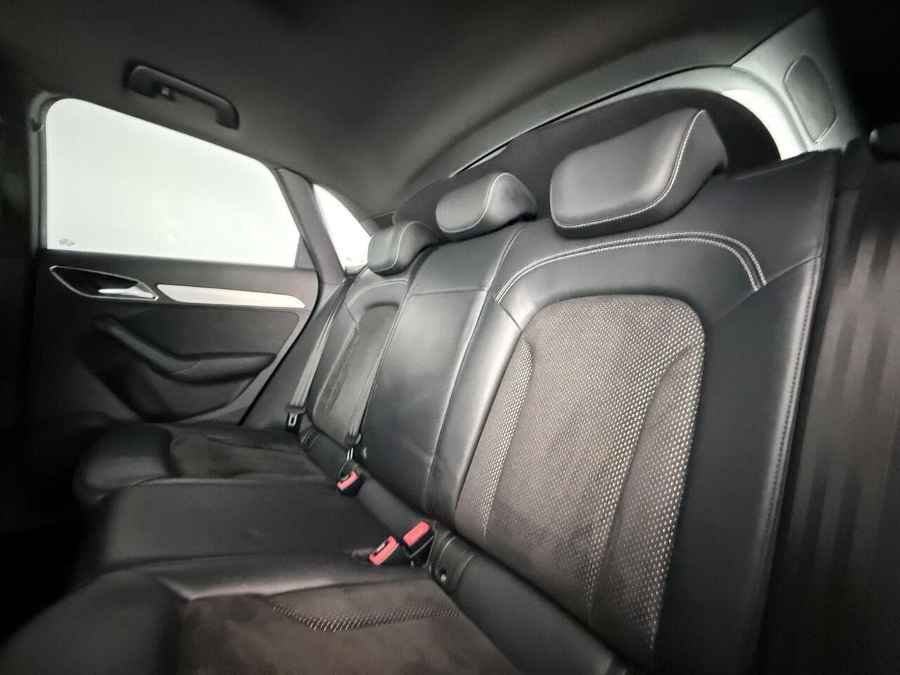 Audi Q3 thumbnail Seats Rear