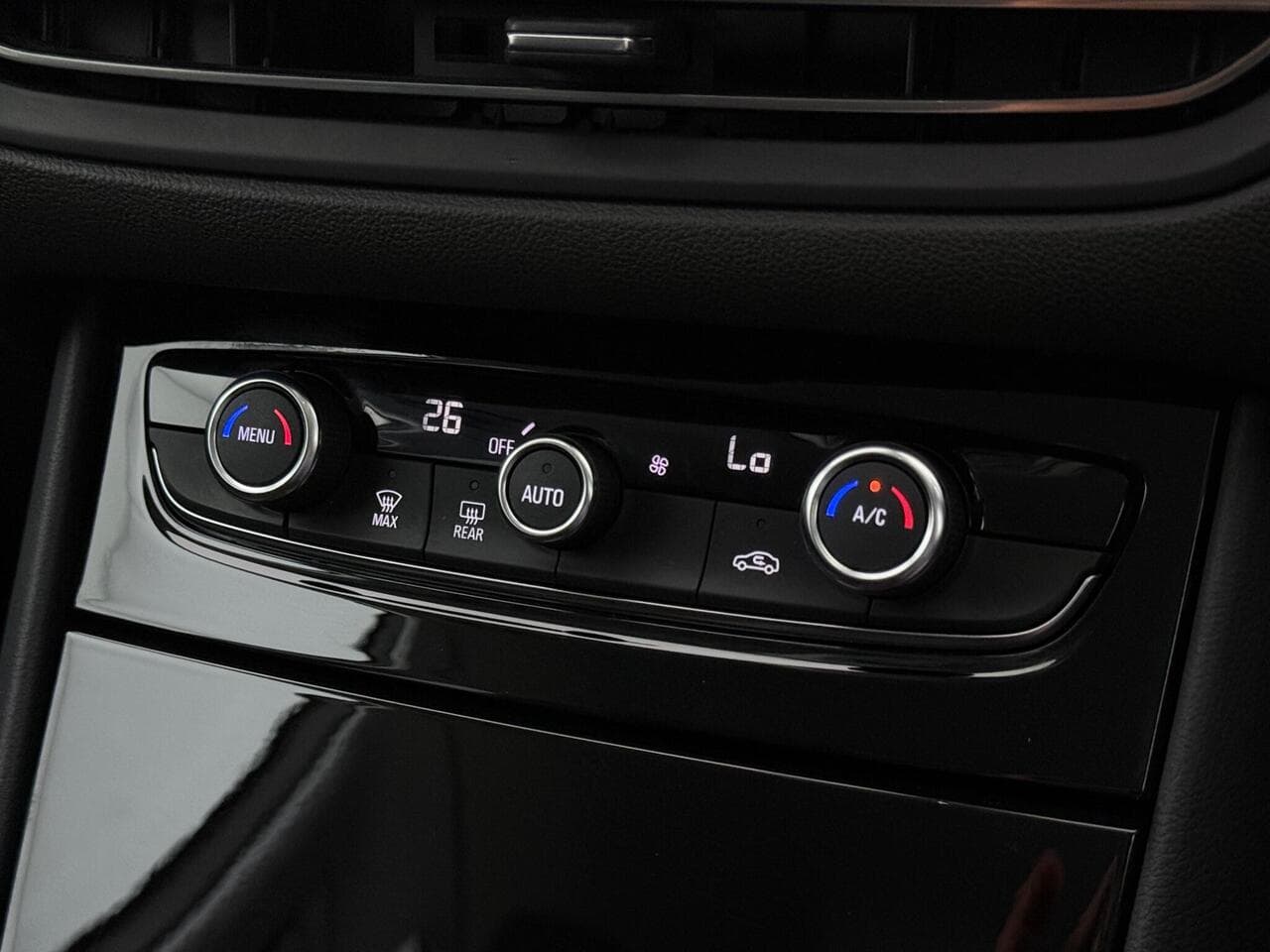 Vauxhall Grandland thumbnail Misc Controls