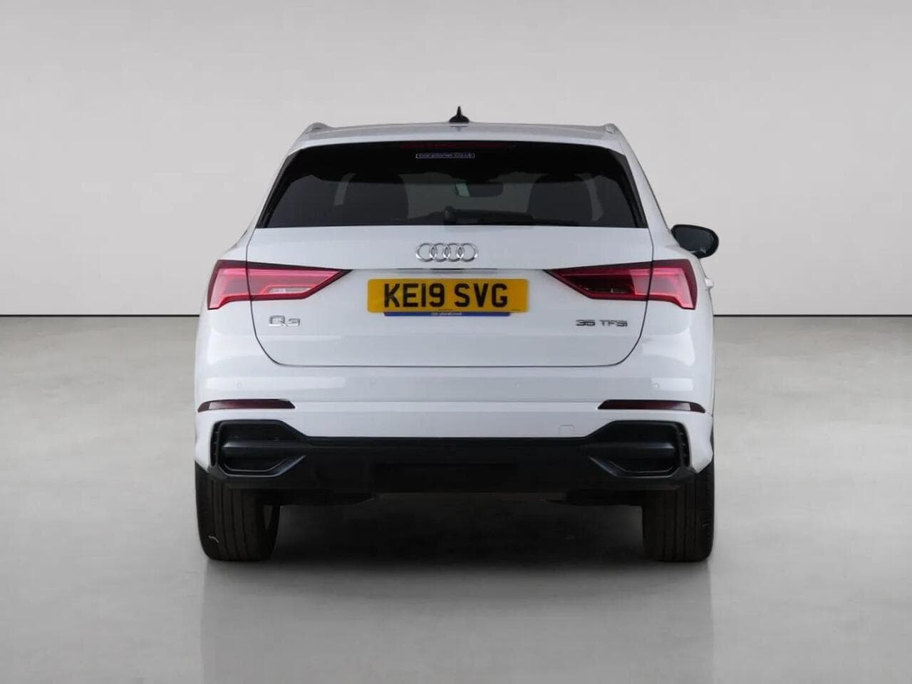 Audi Q3 thumbnail Rear