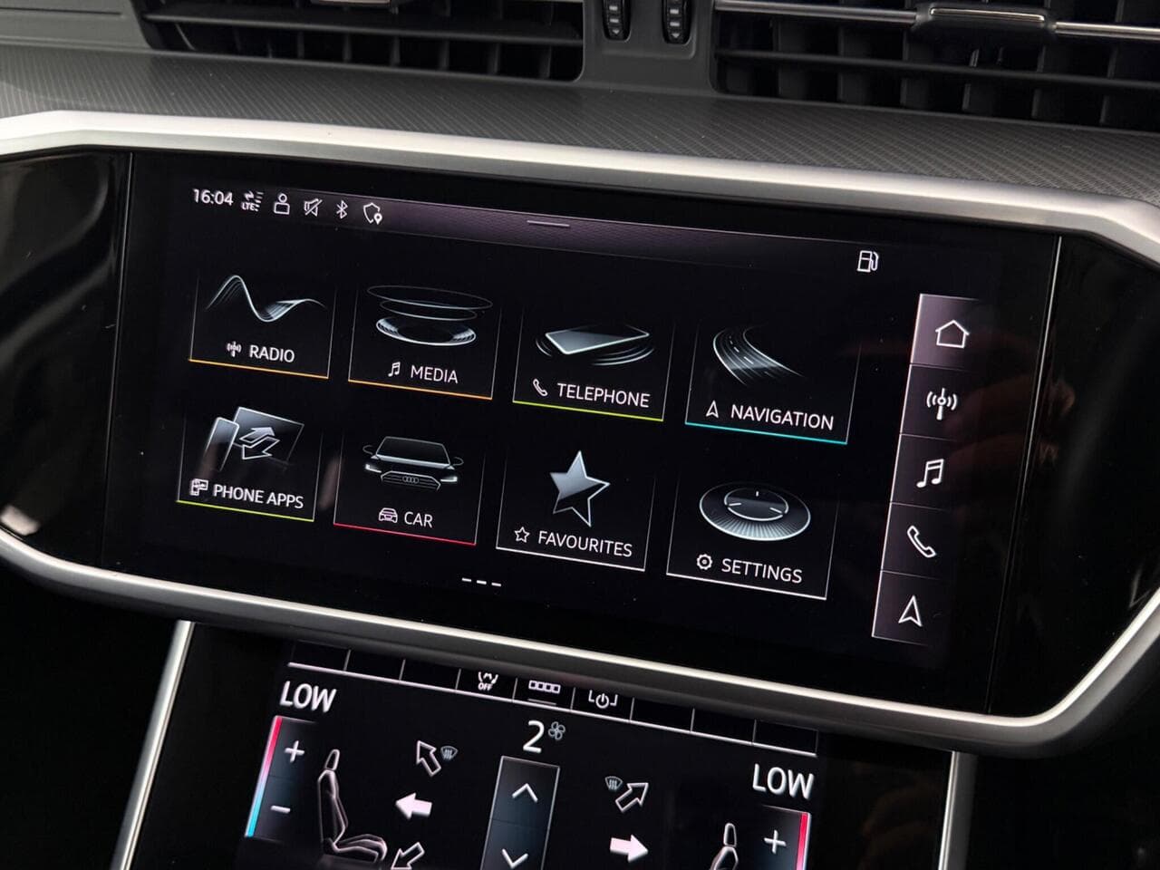 Audi A6 Avant thumbnail Infotainment System