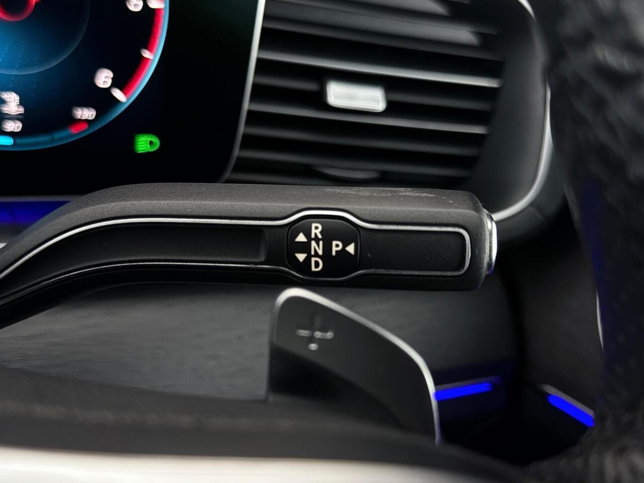 Mercedes-Benz GLE thumbnail Misc Controls