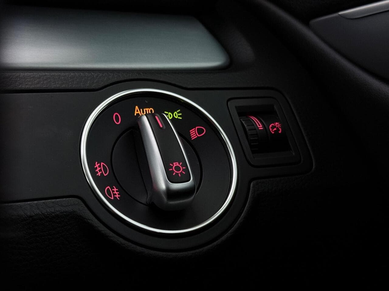 Volkswagen CC thumbnail Misc Controls