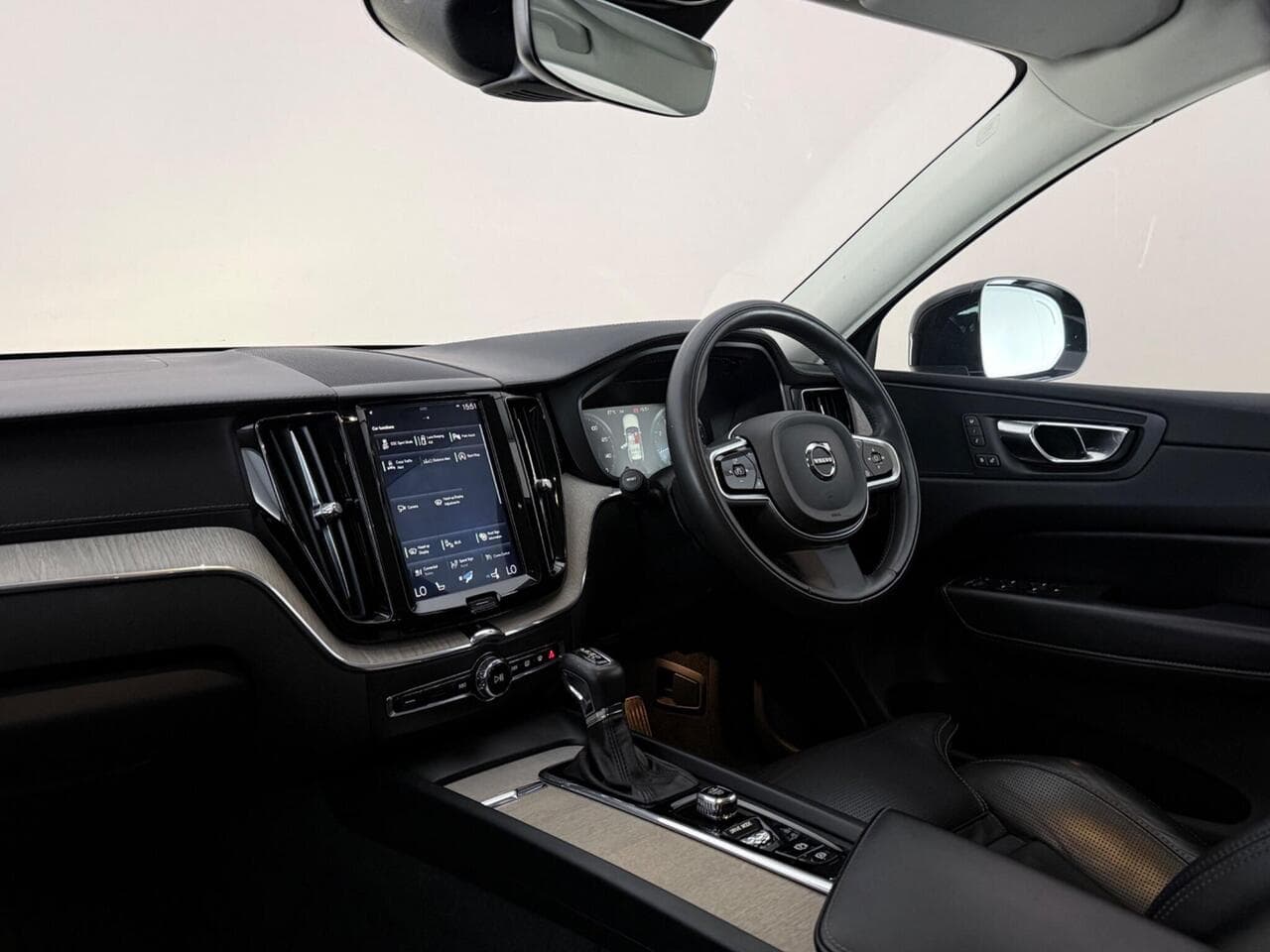 Volvo XC60 thumbnail Interior Front