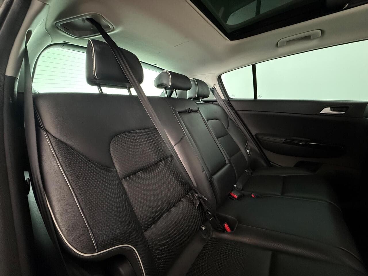 Kia Sportage thumbnail Seats Rear
