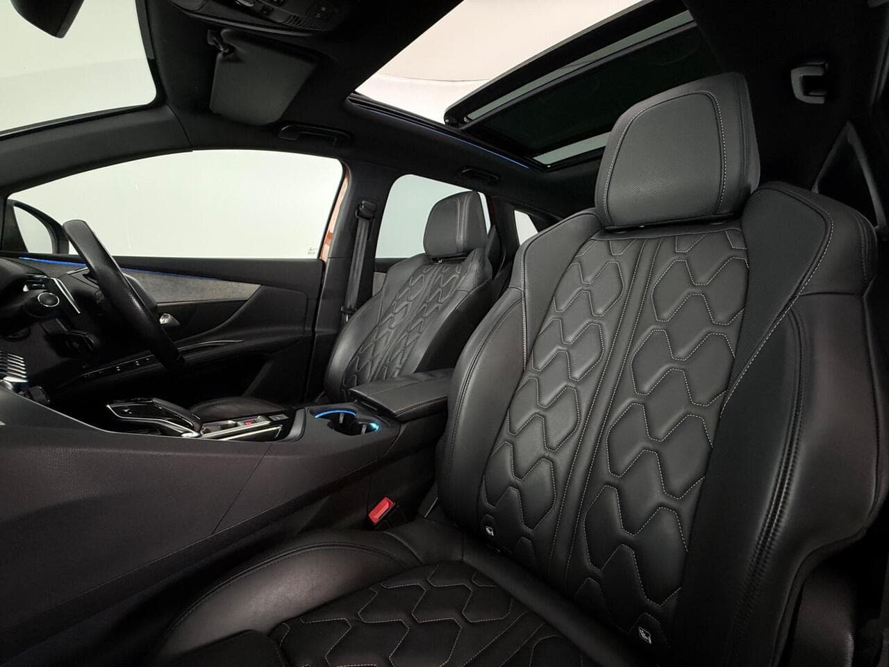 Peugeot 3008 thumbnail Seat Front Passenger
