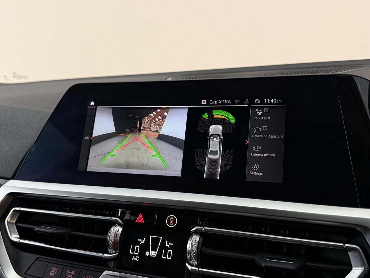 BMW 3 Series thumbnail Infotainment System