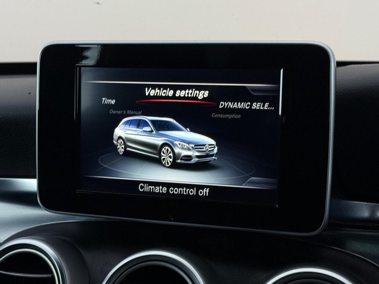 Mercedes-Benz C Class thumbnail Infotainment System