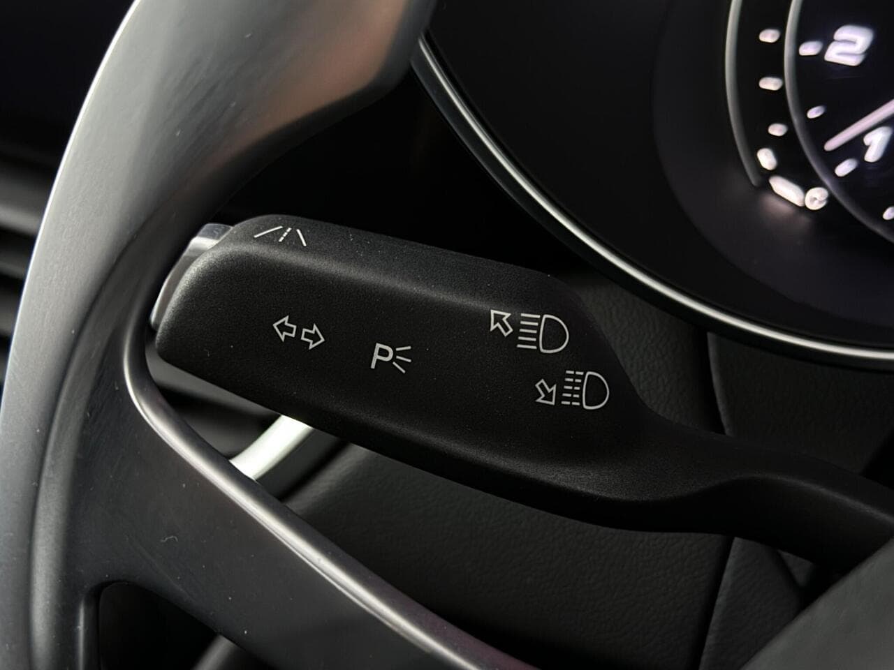 Alfa Romeo Giulia thumbnail Misc Controls