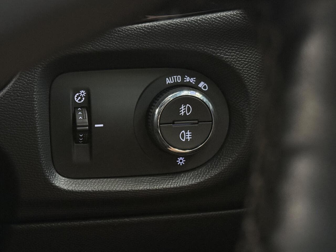 Vauxhall Corsa thumbnail Misc Controls
