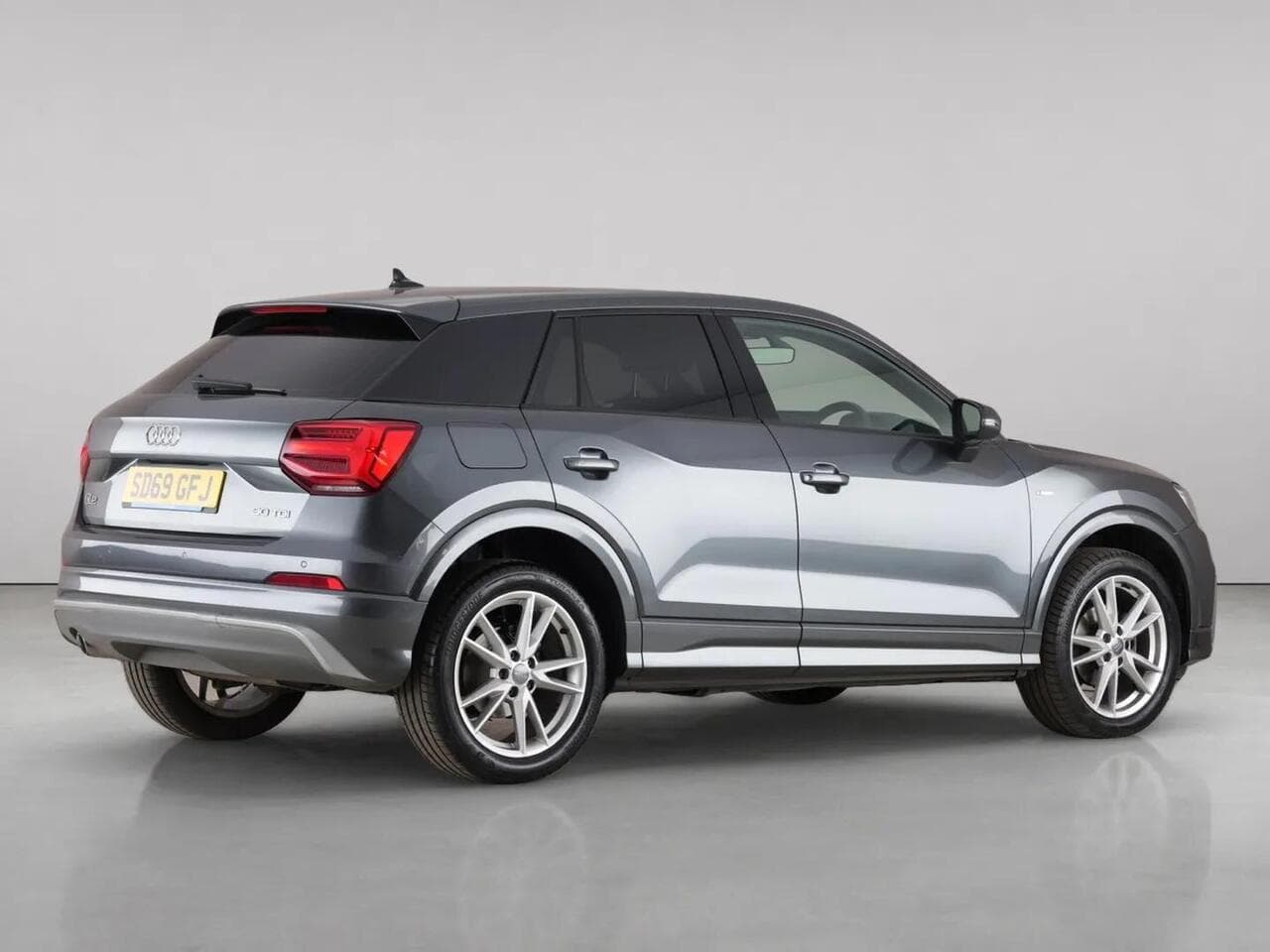 Audi Q2 thumbnail Rear Right