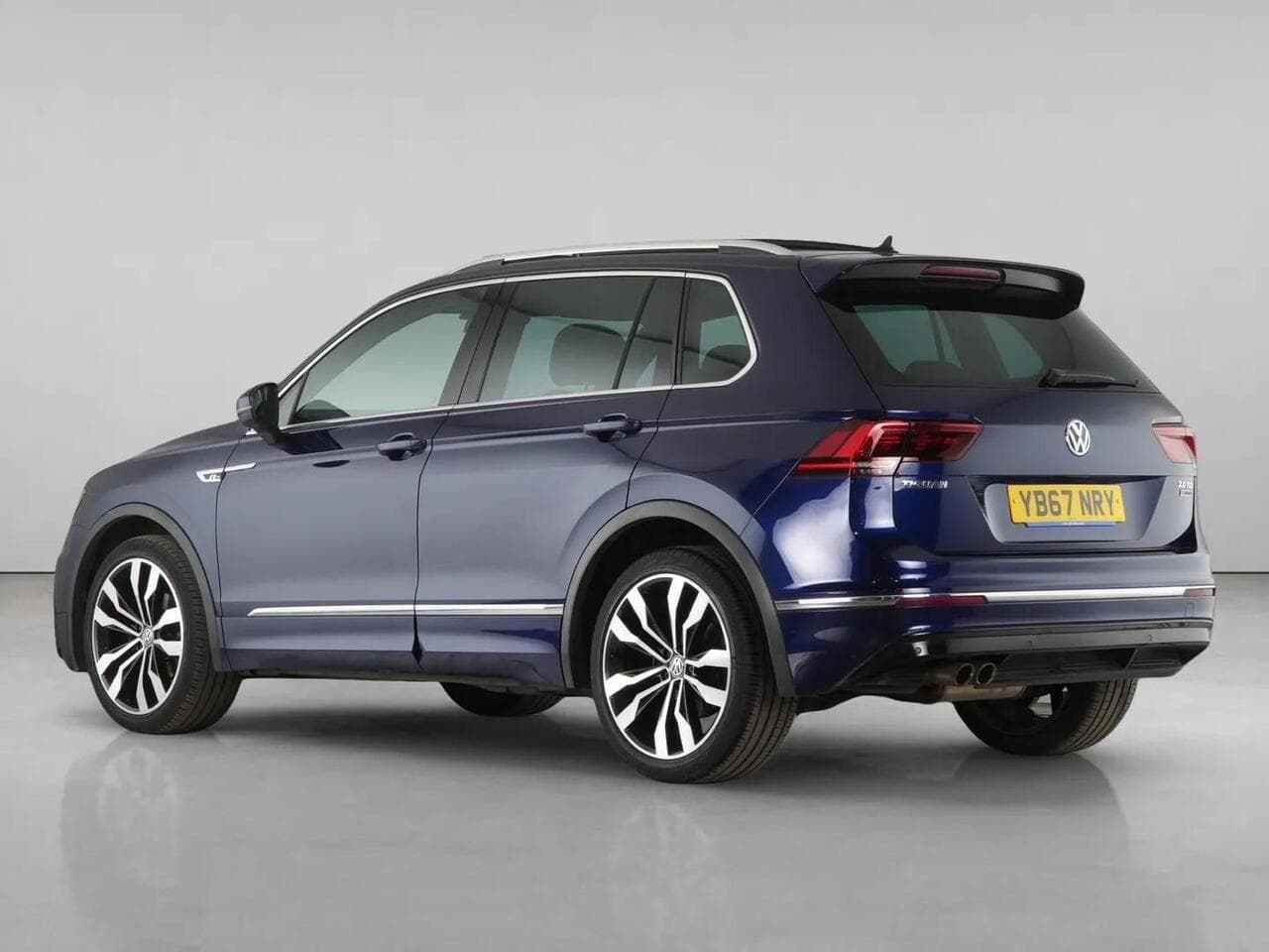 Volkswagen Tiguan thumbnail Rear Left