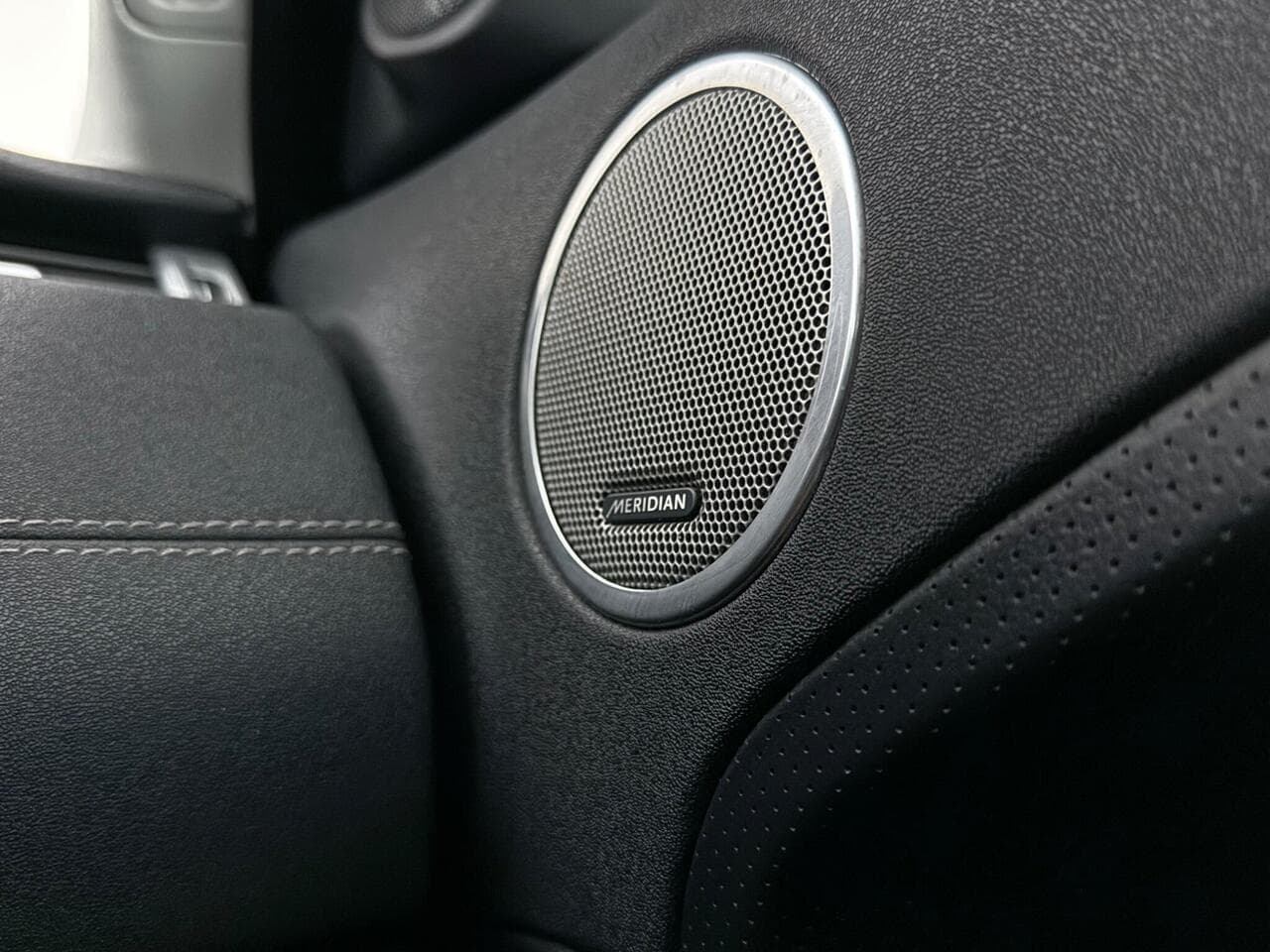 Land Rover Range Rover Evoque thumbnail Misc Controls