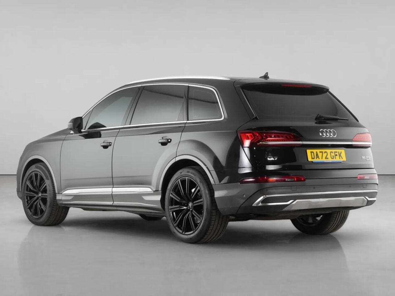 Audi Q7 thumbnail Rear Left