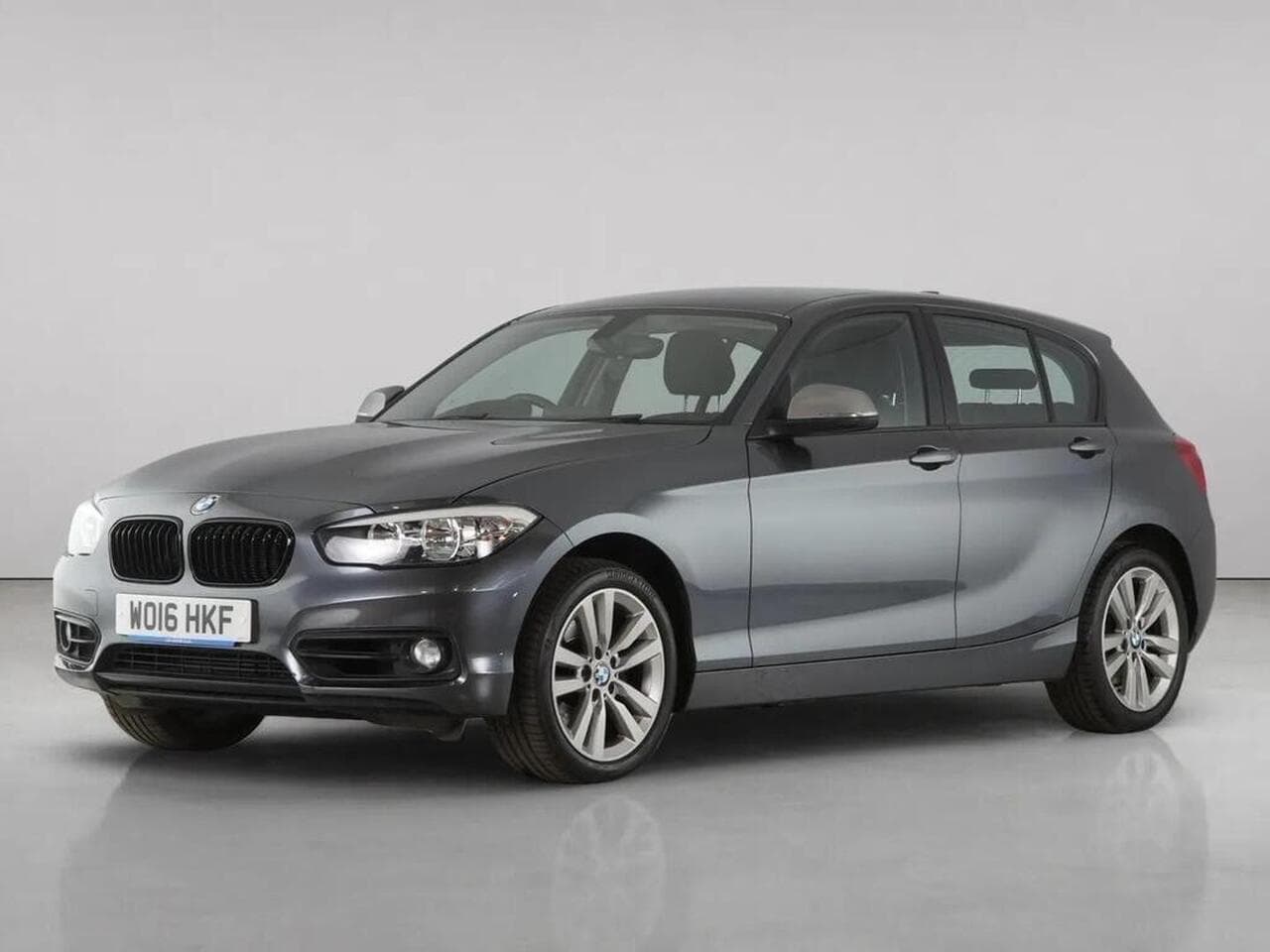 BMW 1 Series thumbnail Front Left