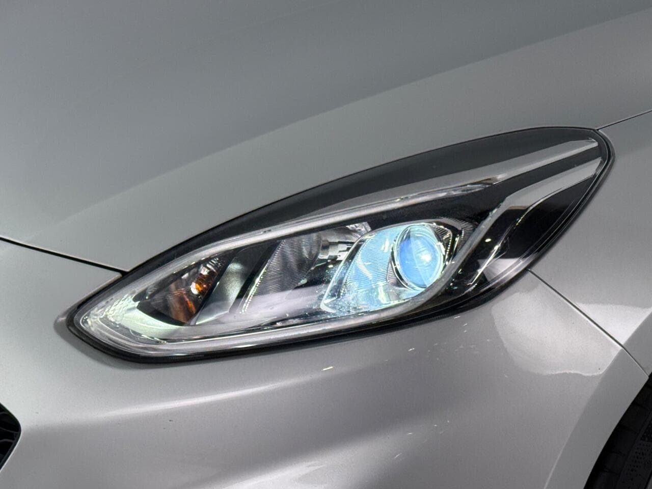 Ford Fiesta thumbnail Lights Front