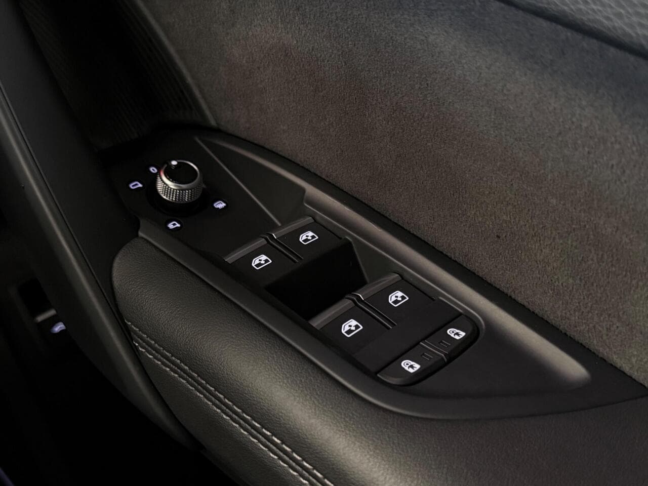 Audi Q5 thumbnail Misc Controls