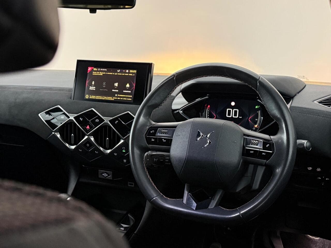 DS AUTOMOBILES DS 3 CROSSBACK thumbnail Steering Wheel