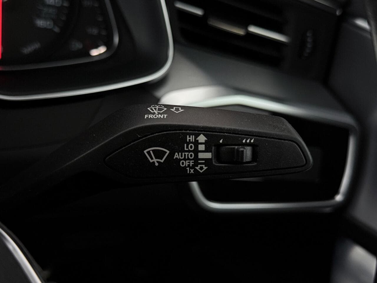 Audi A6 Saloon thumbnail Misc Controls