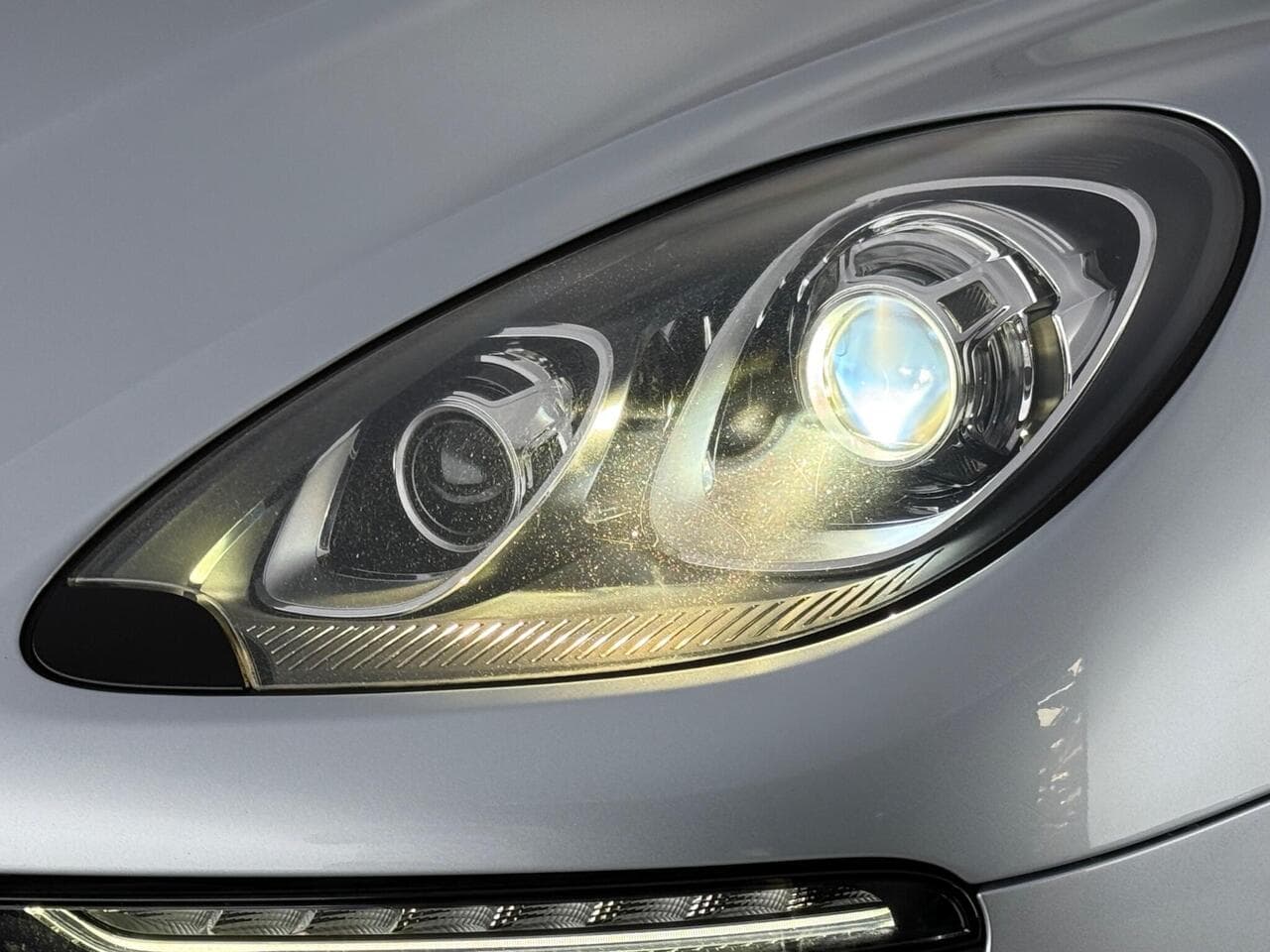 Porsche Macan thumbnail Lights Front