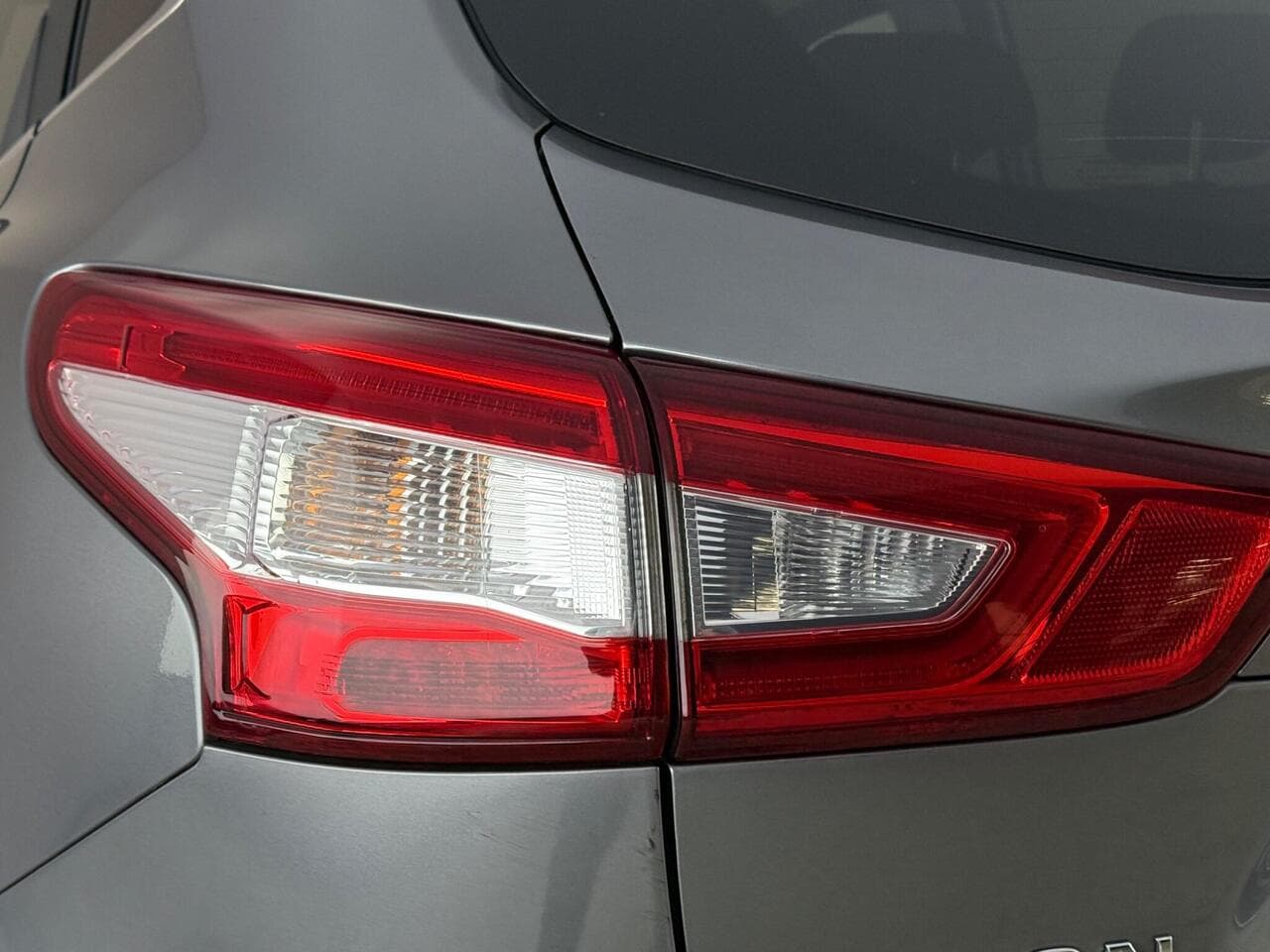 Nissan Qashqai thumbnail Lights Rear