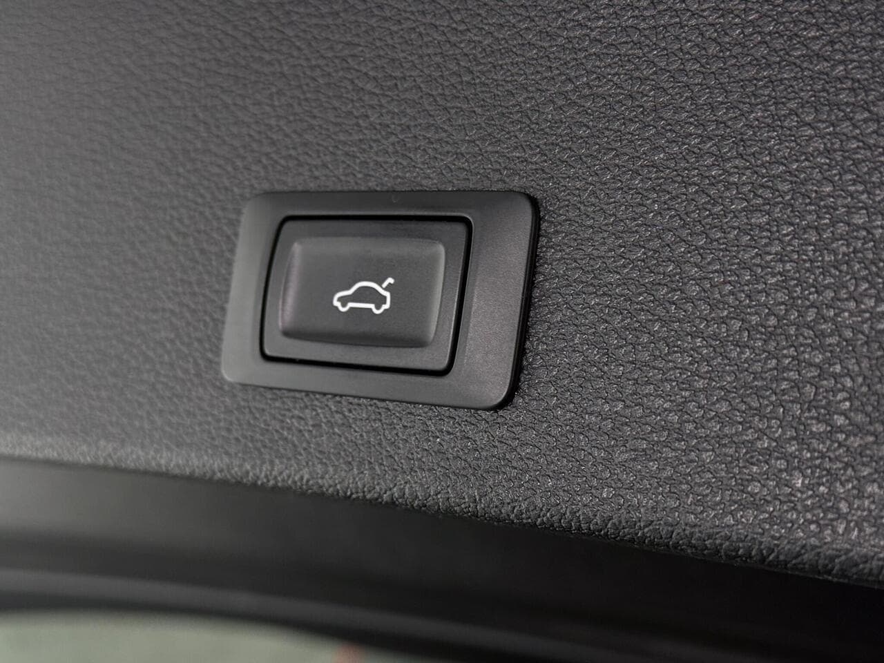 Audi Q2 thumbnail Misc Controls