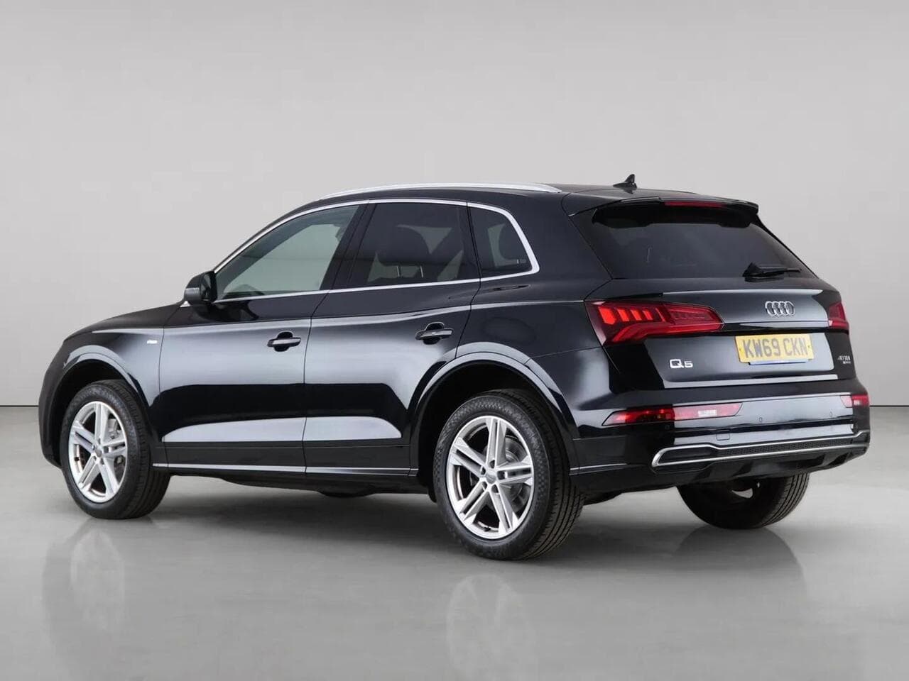Audi Q5 thumbnail Rear Left